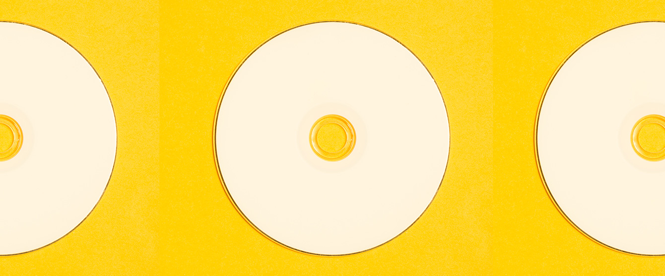 3 yellow circles on a dark yellow background